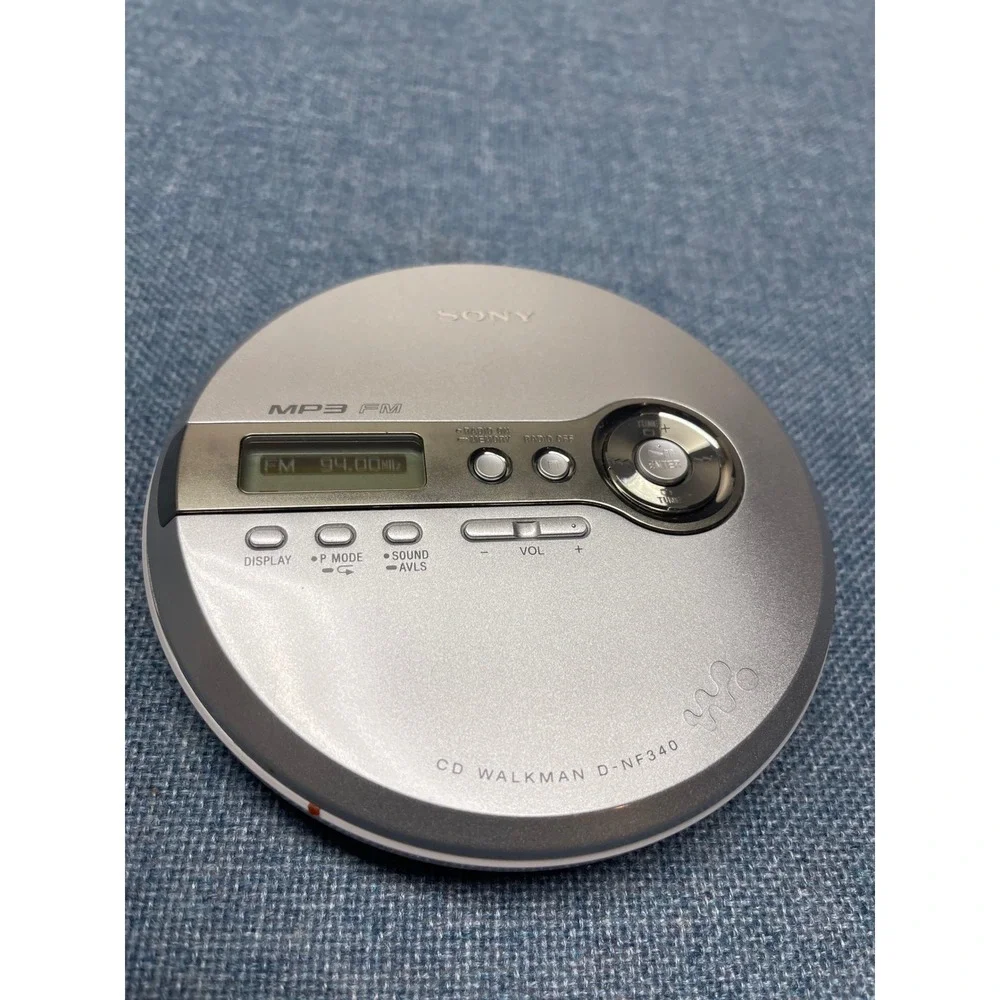 Sony CD Walkman D-NF340 Portable MP3 CD Player FM Radio G-Protection Silver